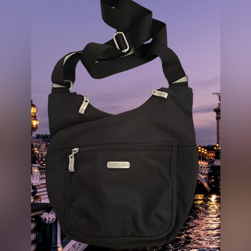 Baggallini Black Pocket Crossover Crossbody Bag